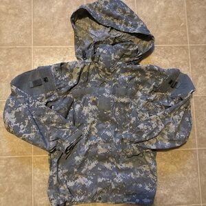 US Army digital camo cold weather soft shell jacket